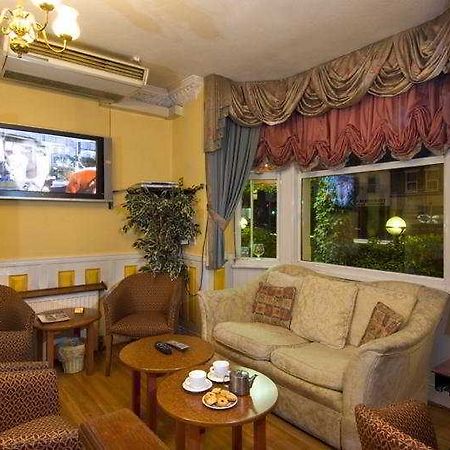 Rainbows Lodge Hotel And Serviced Apartments Редінг Екстер'єр фото